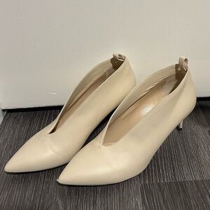 Lightly worn Jimmy Choo women’s heels